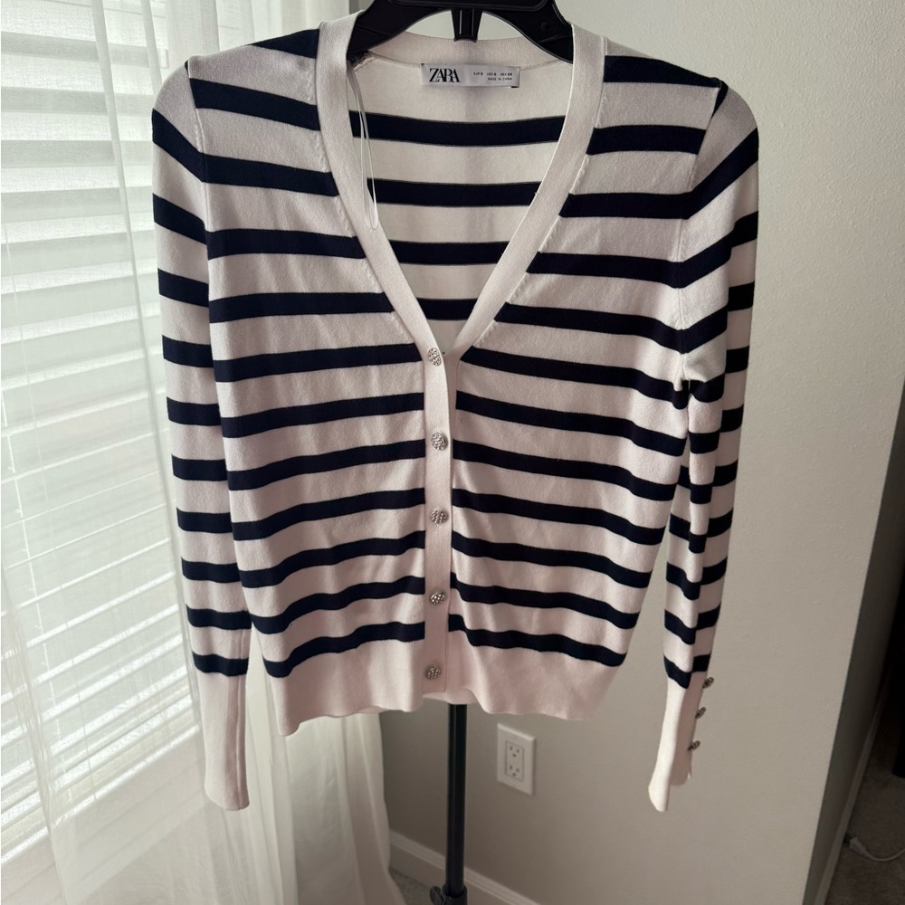 Zara Women's Black and White Striped Cardigan